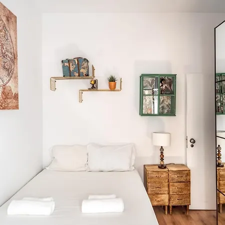 T1 Apt In Alcantara 15 Mins From Docas דירה *