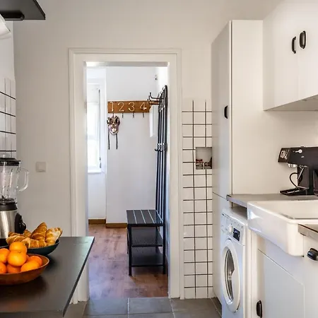 Apartment T1 Apt In Alcantara 15 Mins From Docas