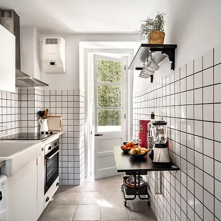 Apartment T1 Apt In Alcantara 15 Mins From Docas