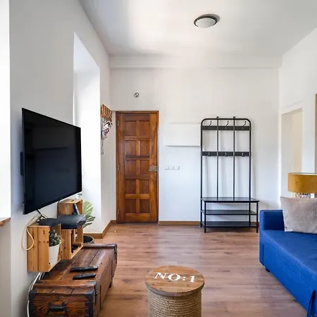 Apartment T1 Apt In Alcantara 15 Mins From Docas