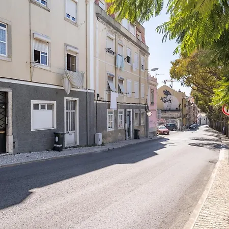 T1 Apt In Alcantara 15 Mins From Docas * Lisbon