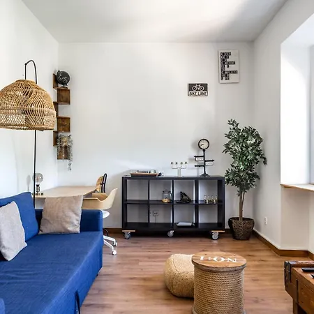 T1 Apt In Alcantara 15 Mins From Docas Apartment *